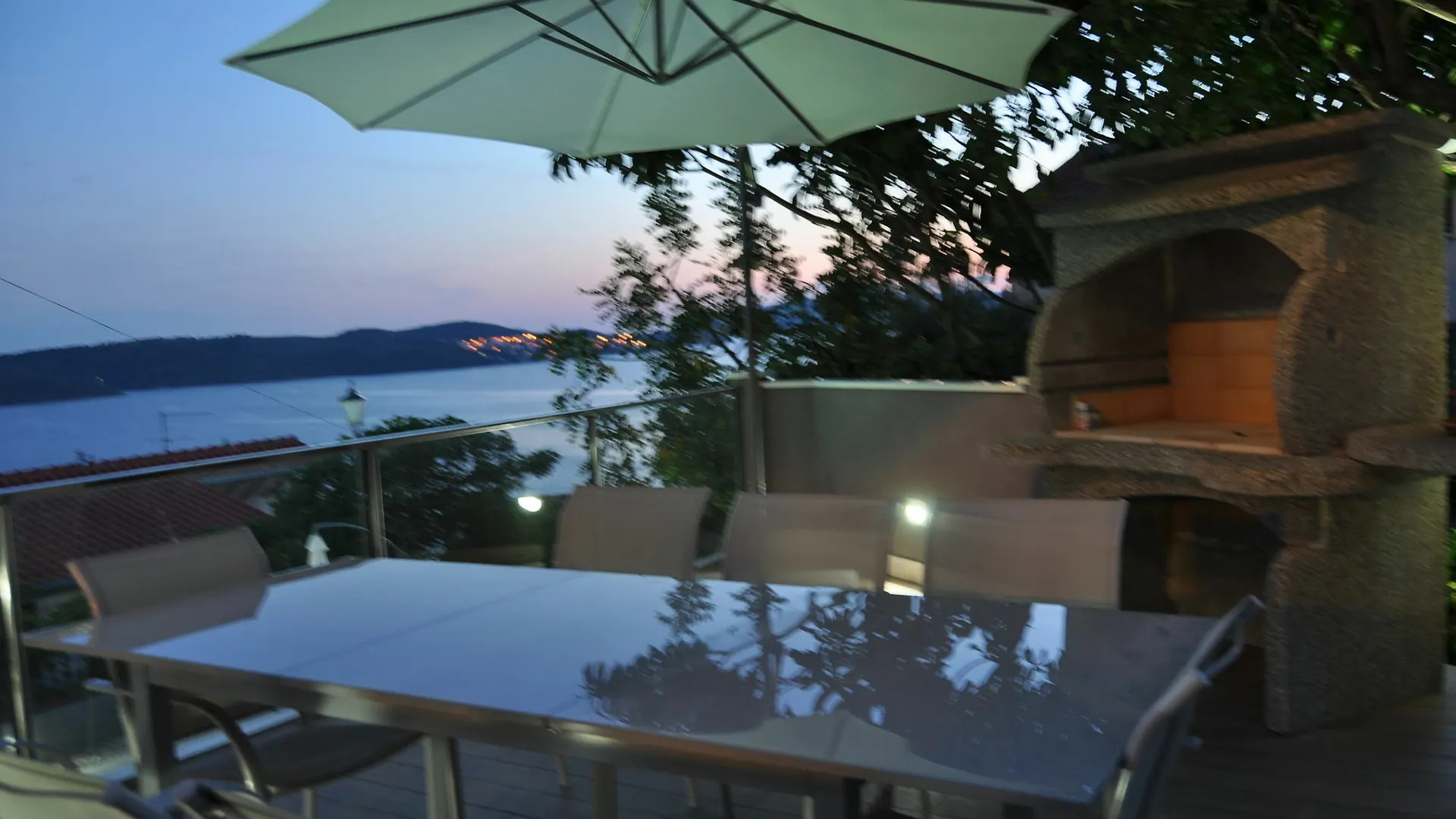 Luxury Apartments Bonaria 트로기르
